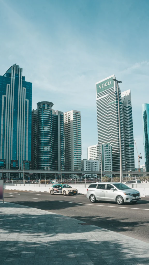 Moderne Büro- und Wohntürme in Dubai