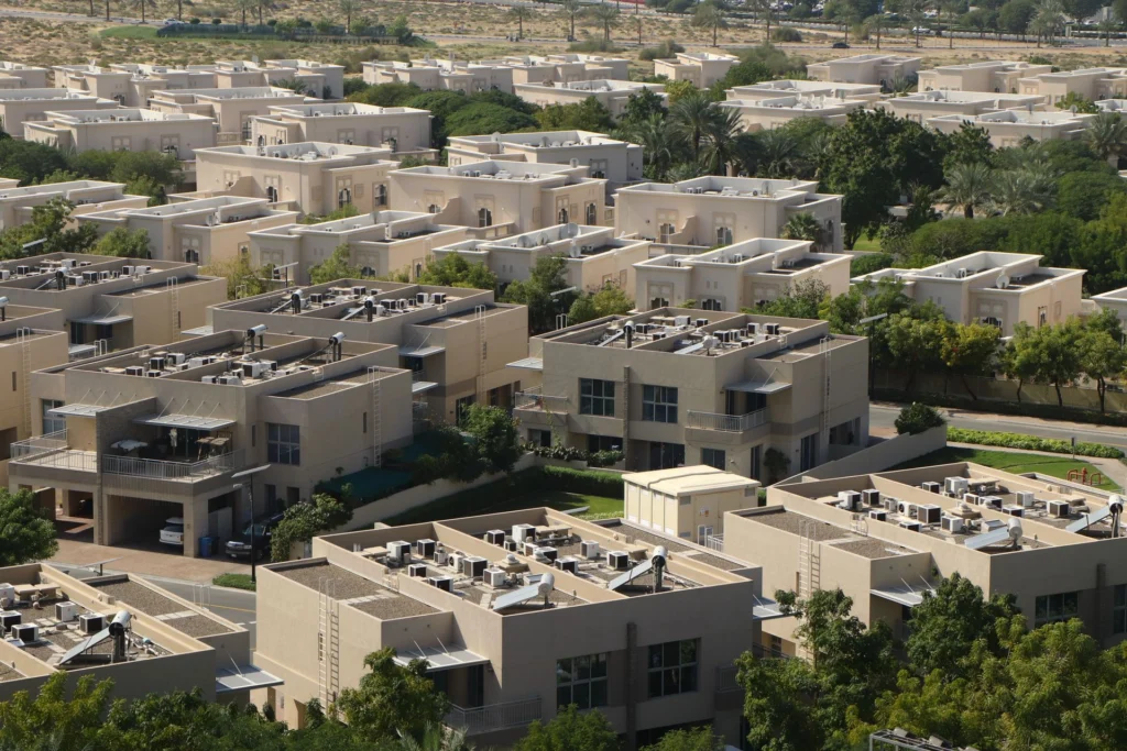 Moderne Villenanlage in Dubai von oben