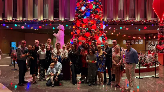 Gemeinsamer Weihnachtsabend mit Kunden und Freunden von REAL DUBAI